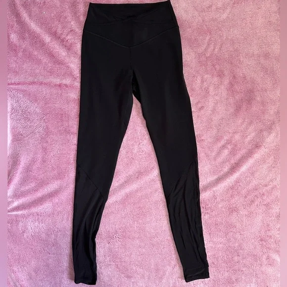 Lululemon Nulu and Crisscross Mesh Stirrup Tight - Picture 3 of 8